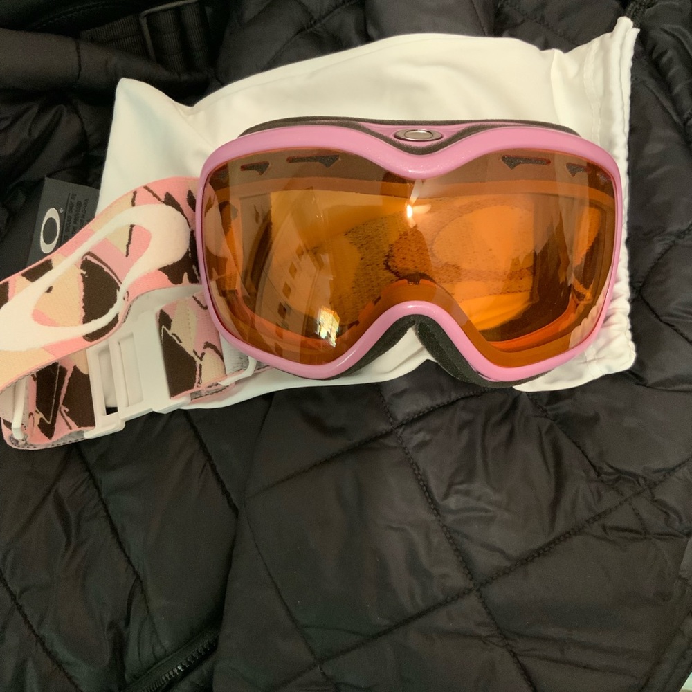 Oakley womens ski snowboard goggles